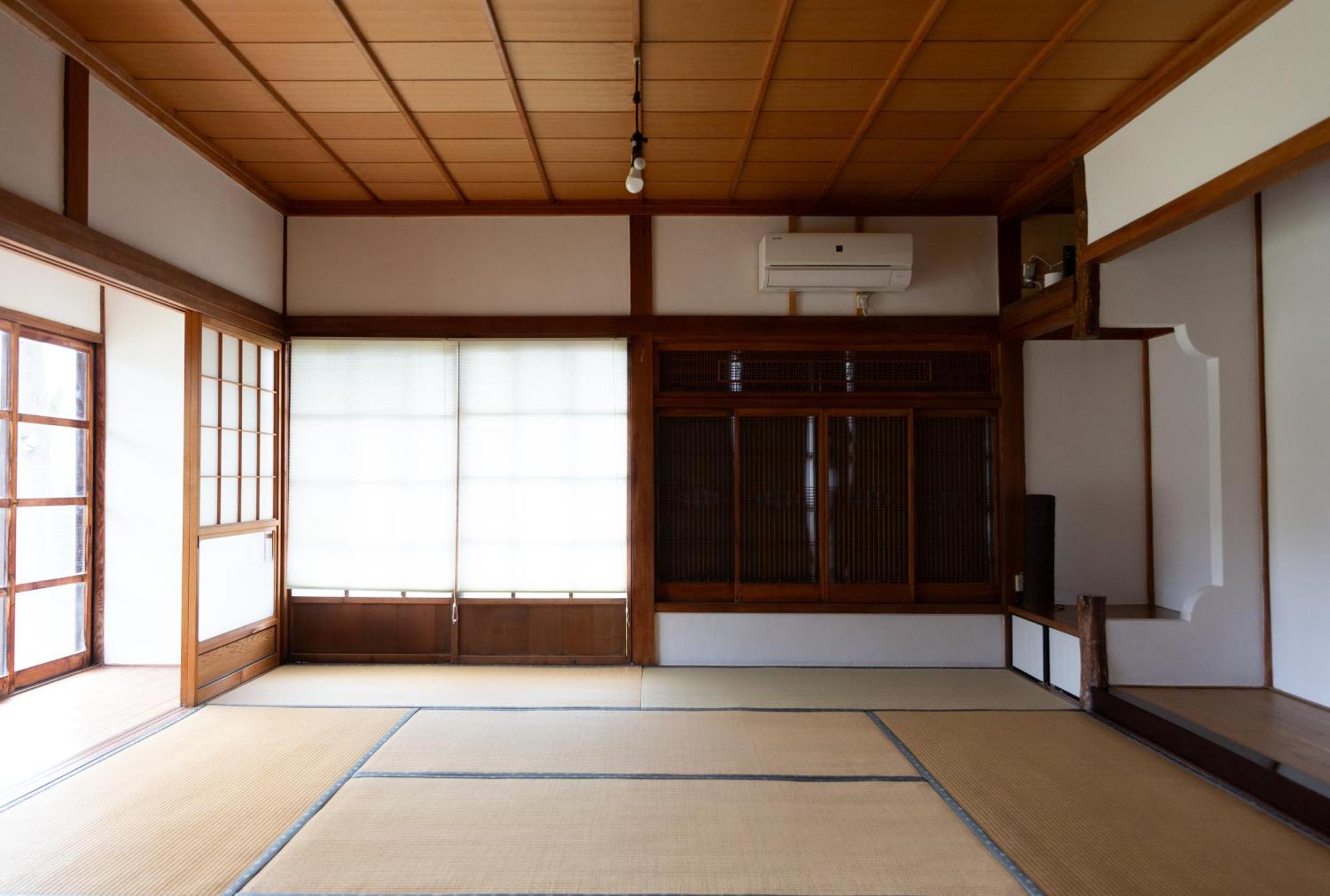 猫と図書館のある宿 草地家 Kusachike Minamiawaji Exterior foto